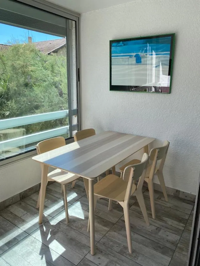Apartment Spacieux Studio Sur Le Port De Hyeres France